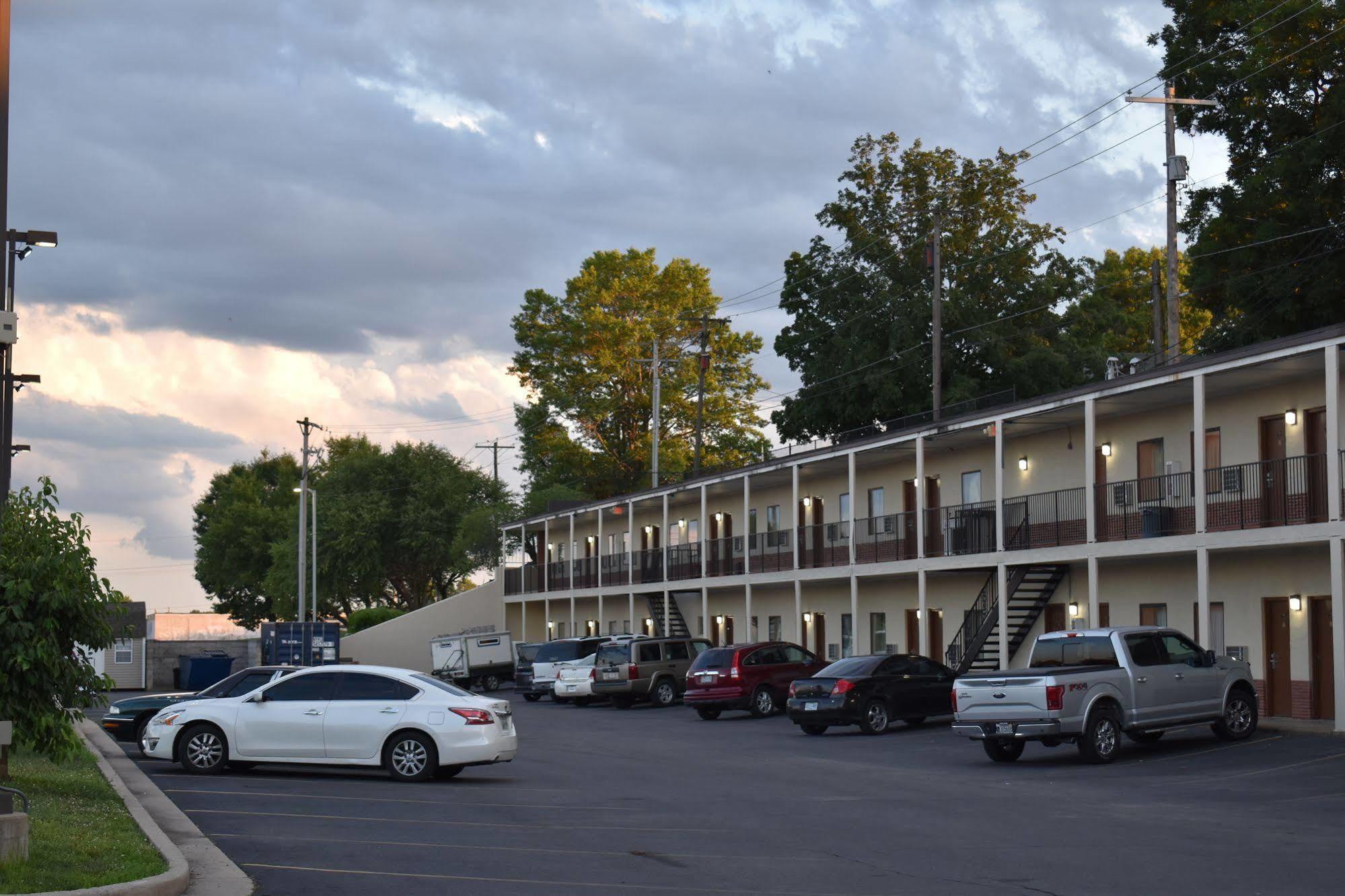 Town House Inn Cape Girardeau Exterior photo